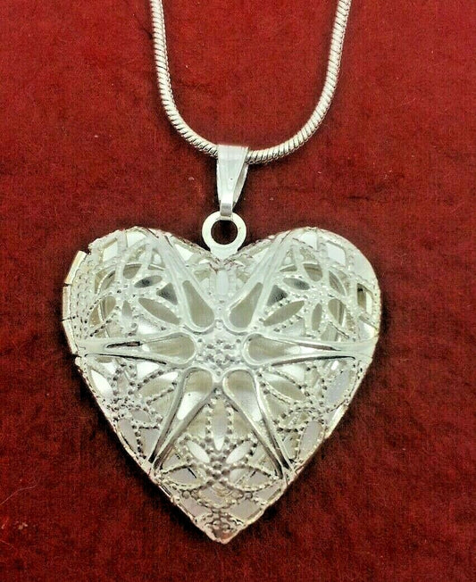 Heart Locket Necklace Silver Plated Fits Photos 18Inch Chain and Pendant